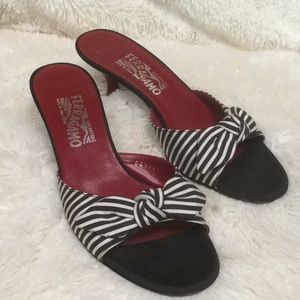 💕Salvatore Ferragamo black striped kitten heel